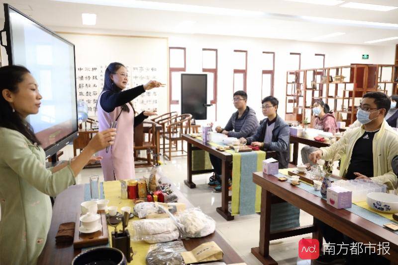 long8唯一官方网站茶具知识茶道入门泡茶步骤学泡一杯香气四溢的中国茶！寒假留暨